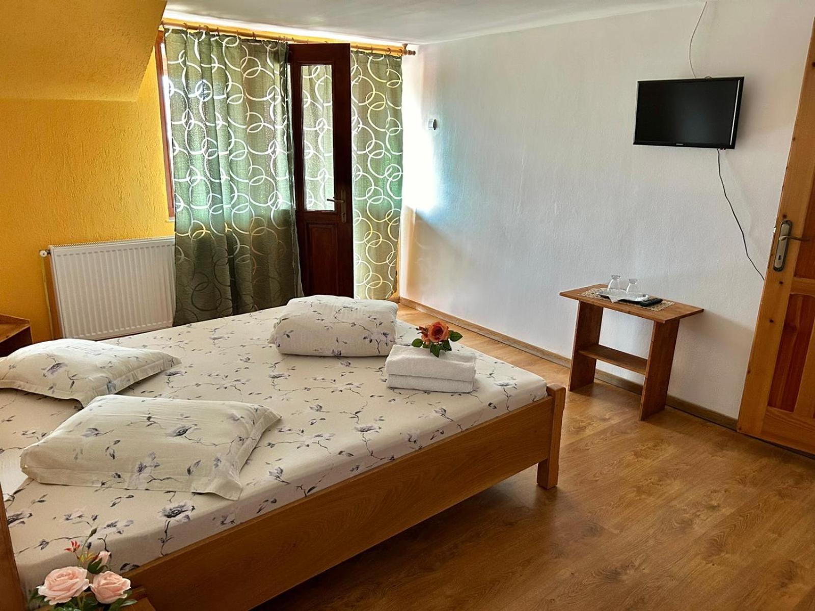 Pensiunea Casa Nina Cartisoara Phòng bức ảnh